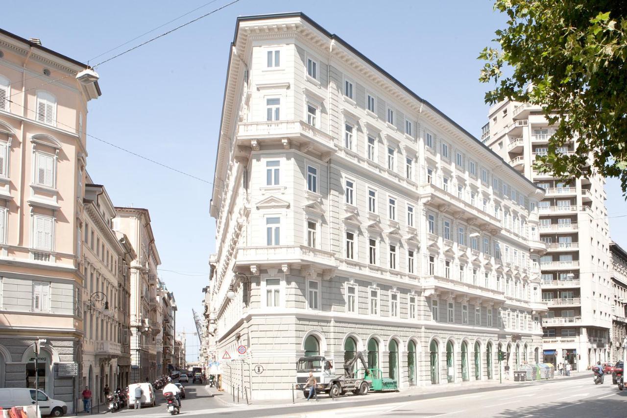 Palazzo Talenti 1907 Aparthotel ตรีเอสเต ภายนอก รูปภาพ